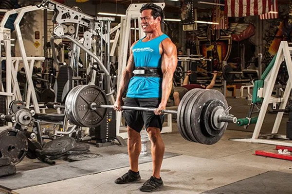 ۳ دلیل برای اینکه چرا باید از کمربند بدنسازی استفاده کنیم